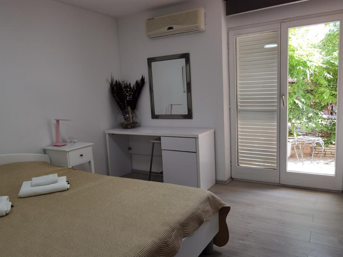 Pine And Lime Apartments Πούλα Εξωτερικό φωτογραφία