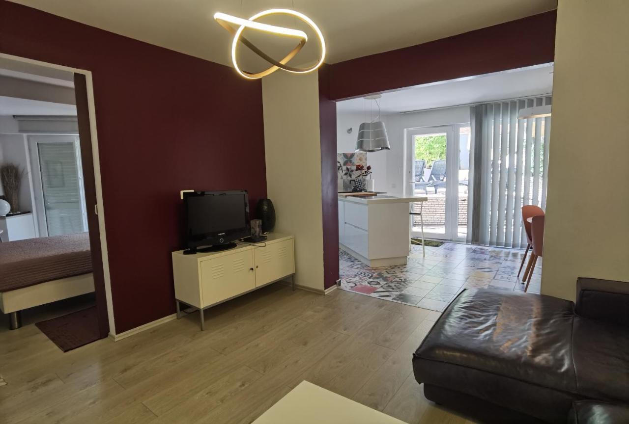 Pine And Lime Apartments Πούλα Εξωτερικό φωτογραφία