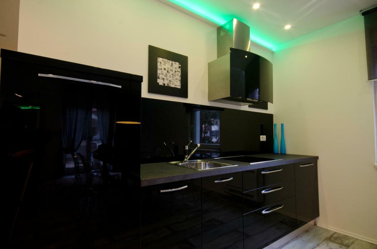 Pine And Lime Apartments Πούλα Εξωτερικό φωτογραφία