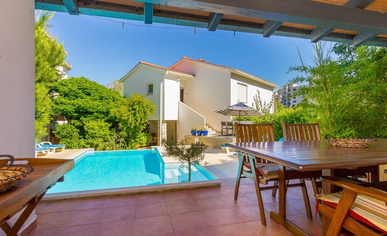 Pine And Lime Apartments Πούλα Εξωτερικό φωτογραφία
