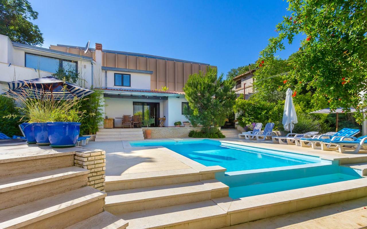 Pine And Lime Apartments Πούλα Εξωτερικό φωτογραφία