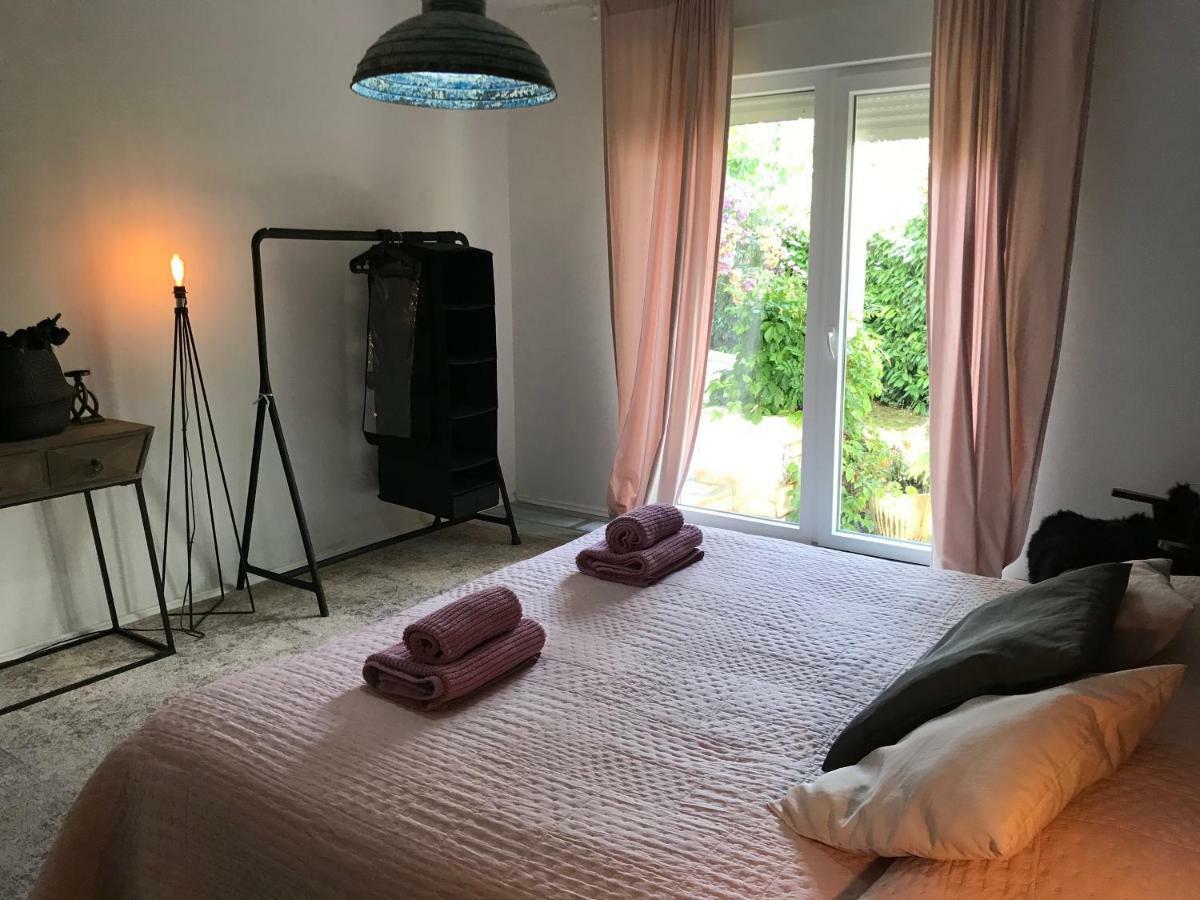 Pine And Lime Apartments Πούλα Εξωτερικό φωτογραφία