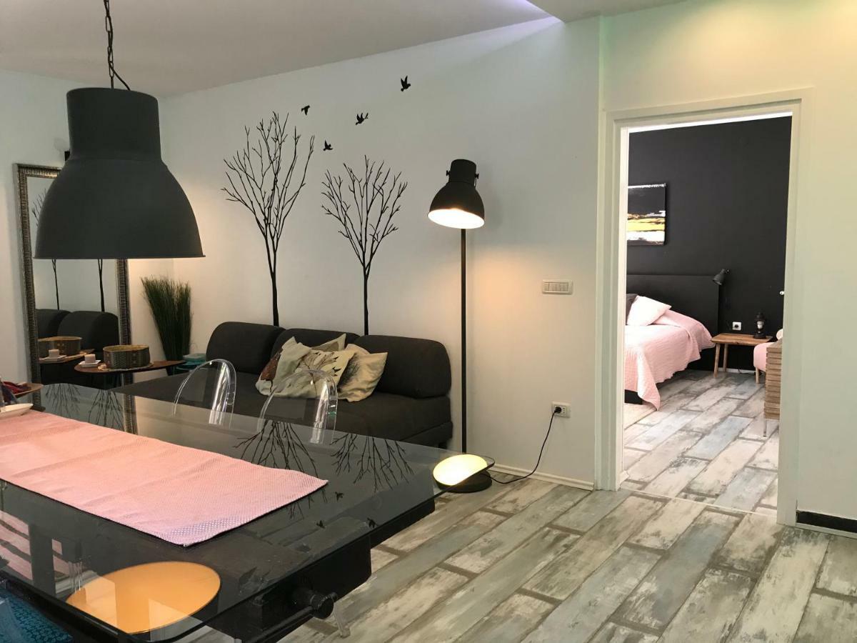 Pine And Lime Apartments Πούλα Εξωτερικό φωτογραφία